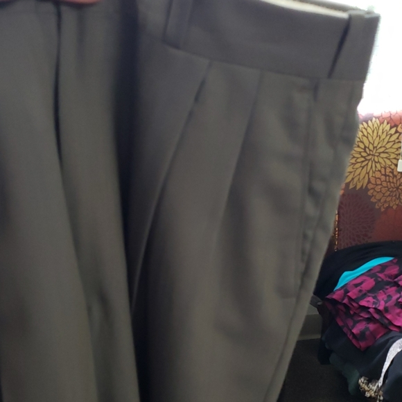 Suit - Picture 5 of 6